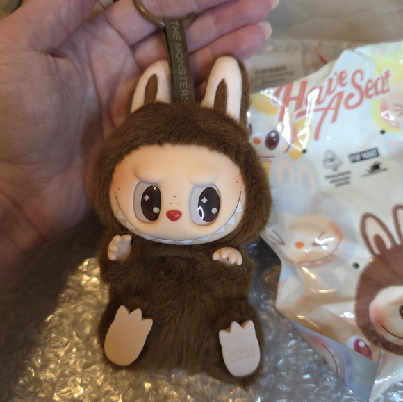 Labubu Secret Have A Seat - Picture 3 of 8